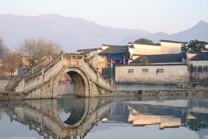 3-Day Yellow Mountains, Hongcun Village and Tunxi Ancient Street Private Tour - Walking, Stairs, Luggage: The Stuff That Makes or Breaks Comfort
