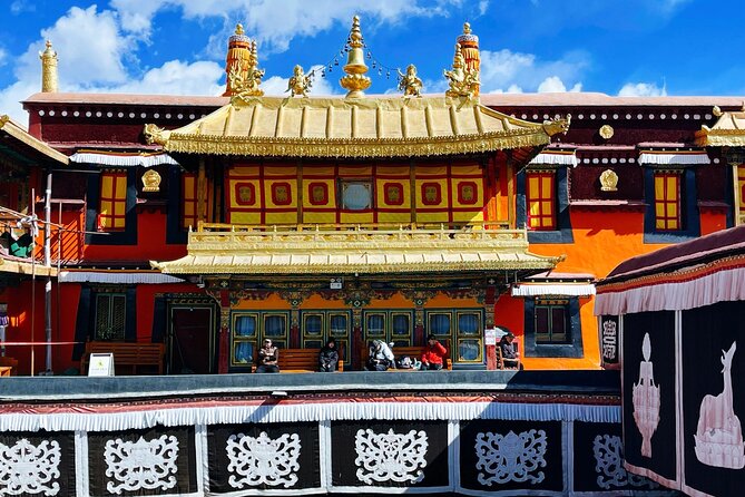 4 Days Lhasa City Essential Group Tour - Lhasa in a group plan: what this tour is really good at