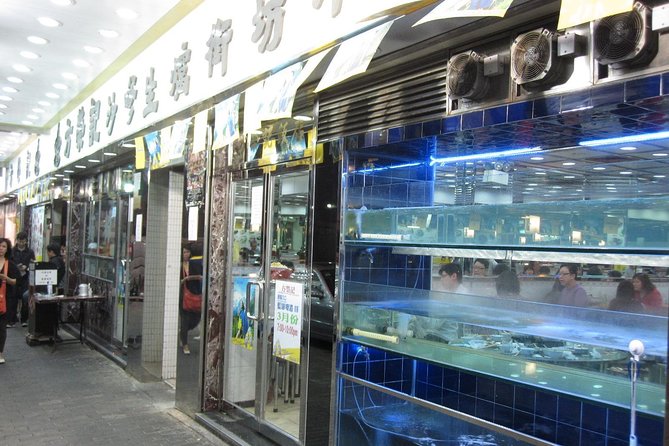 A Private City Tour of Hong Kong with Mercedes-Benz - Victoria Peak: 35 minutes for views, not a full-day obsession