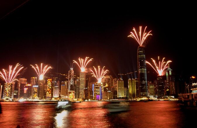 Aqua Luna: Symphony of Lights Cruise in Hong Kong - Key highlights at a glance