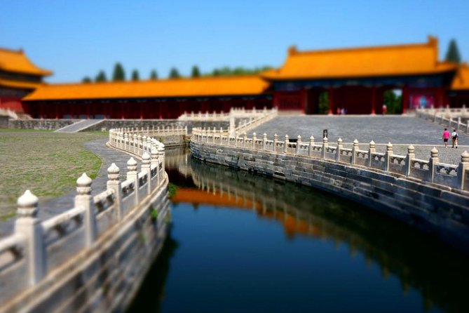 Beijing Essential Full-Day Tour including Great Wall at Badaling, Forbidden City and Tiananmen Square - Lunch, Jade Factory Stops, and the Shopping You Can Tame