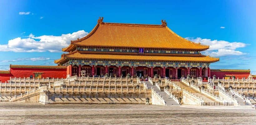 Beijing: Forbidden City and Tian’anmen Square Waking Tour - Forbidden City with a guide: seeing the logic behind the palace