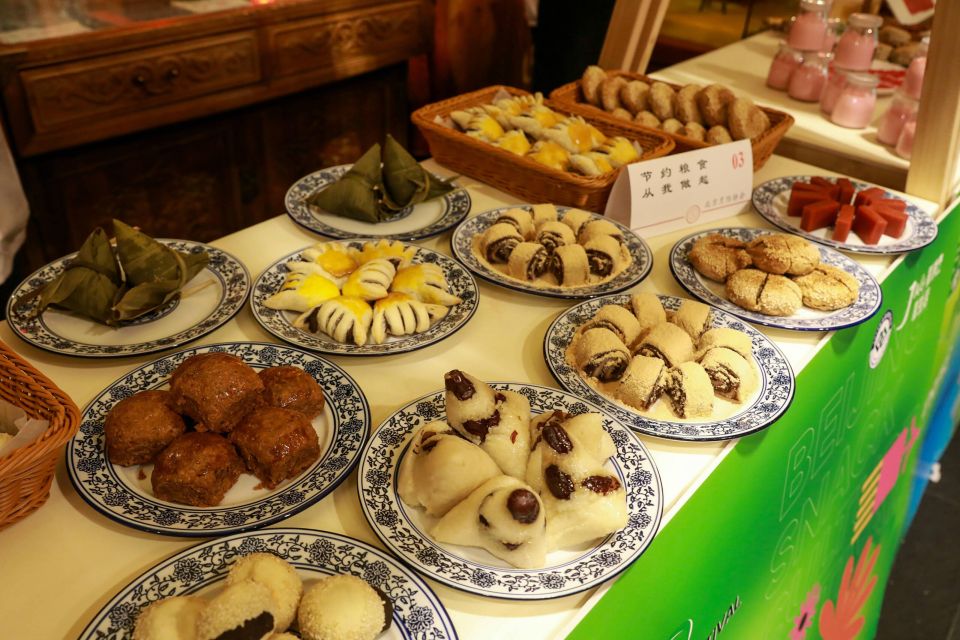 Beijing: Hutong Culinary Walking Tour with 15+ Tastings - Malatang and hot pot style soup: when the heat becomes the event