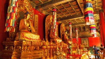 Beijing: Lama Temple (Yonghe Temple) Admission Ticket - Getting Oriented Fast: Gates, Courtyards, and Style Mashups