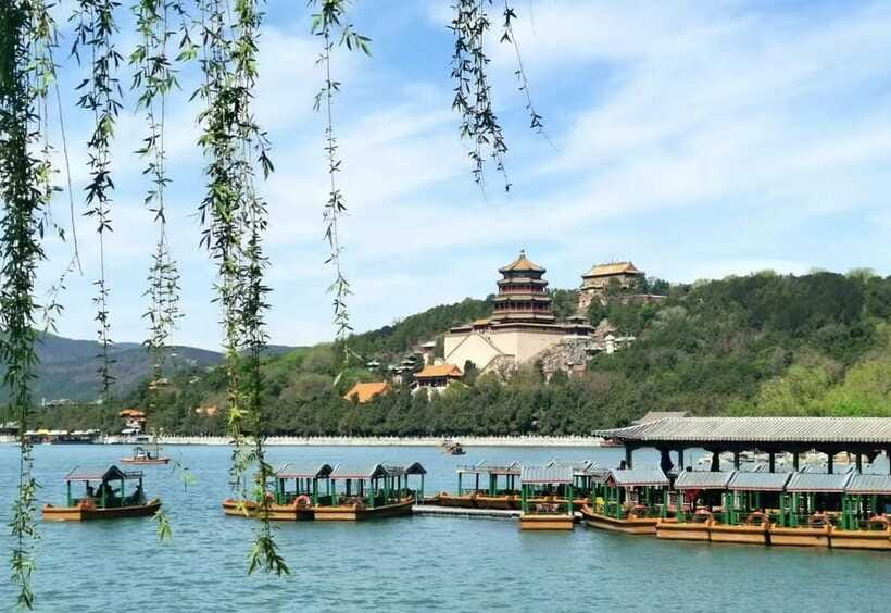 Beijing: Mutianyu Great Wall and Summer Palace Private Tour - Lunch on the way back down: simple, local, and included