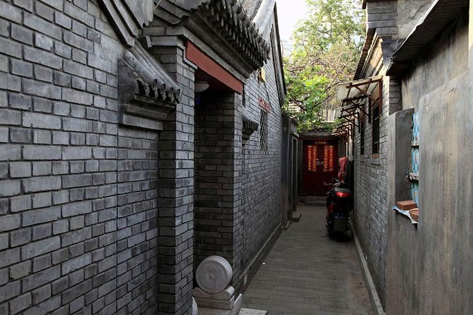 Beijing Old Hutongs Tour by Rickshaw - The silk factory and cocoons: interesting, but optional and sales-heavy