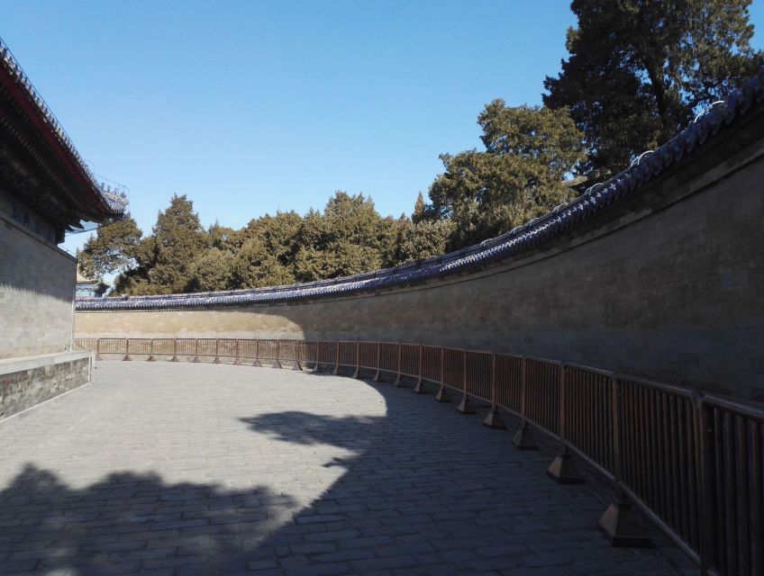 Beijing: Temple of Heaven, Panda House & Summer Palace Tour - Pearl Market shopping: bargains, but shop with a plan