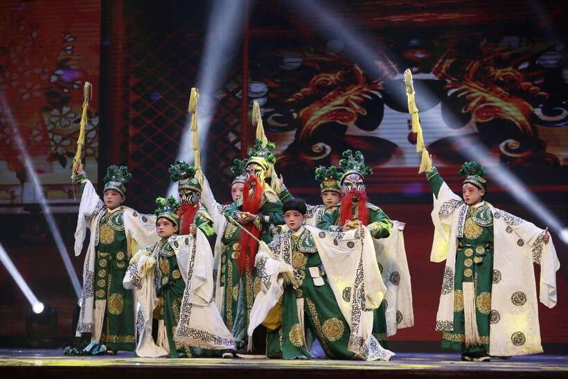Beijing: Traditional Cultural Show Peking Opera Tickets - Inside Liyuan Theatre: What You’ll Actually Notice