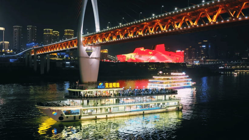 Chongqing: Two Rivers Night Cruise- Yangtze & Jialing Rivers - Onboard Commentary: Helpful, But Not Always Language-Perfect