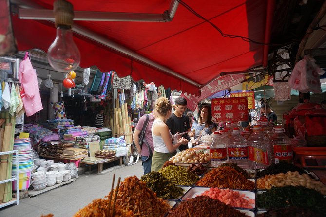 Half-Day Chengdu Cooking Class with a Local Market Visit - Liangjiaxiang Market in Jinniu District: How the Guide Teaches Sichuan Spices