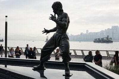 Half-Day Private Custom Tour of Hong Kong - Hong Kong Island: Sheung Wan to Central, with temples and street shopping