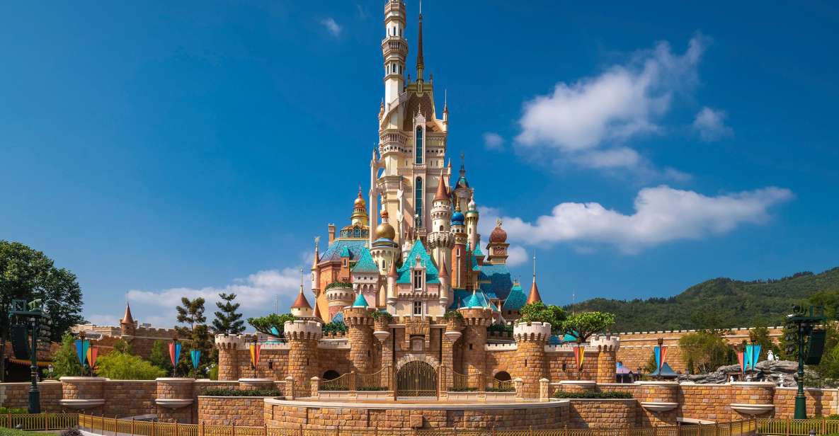 Hong Kong Disneyland Park Tickets - Main Street U.S.A. Christmas Party Moments You Should Not Rush