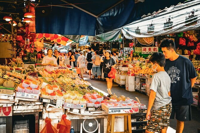 Hong Kong: Kowloon Street Market & Food Culture Walking Tour - Stop 2: Kiu Ming Mansion and how near-zero farming shapes what you can eat