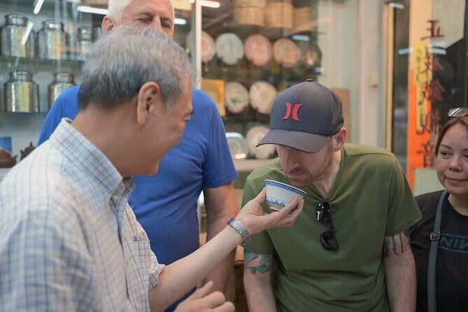 Hong Kong Street Food Tour with Locals - Dim Sum, Wonton & more - Where You Start and How to Find the Meeting Point