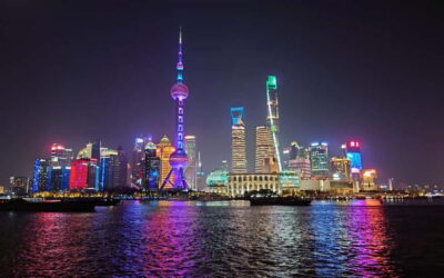 Huangpu Night Cruise: Cozy Vibe & Modern Shanghai Glow - Choosing your boat: Dragon Boat, Crystal Princess, and short sightseeing options