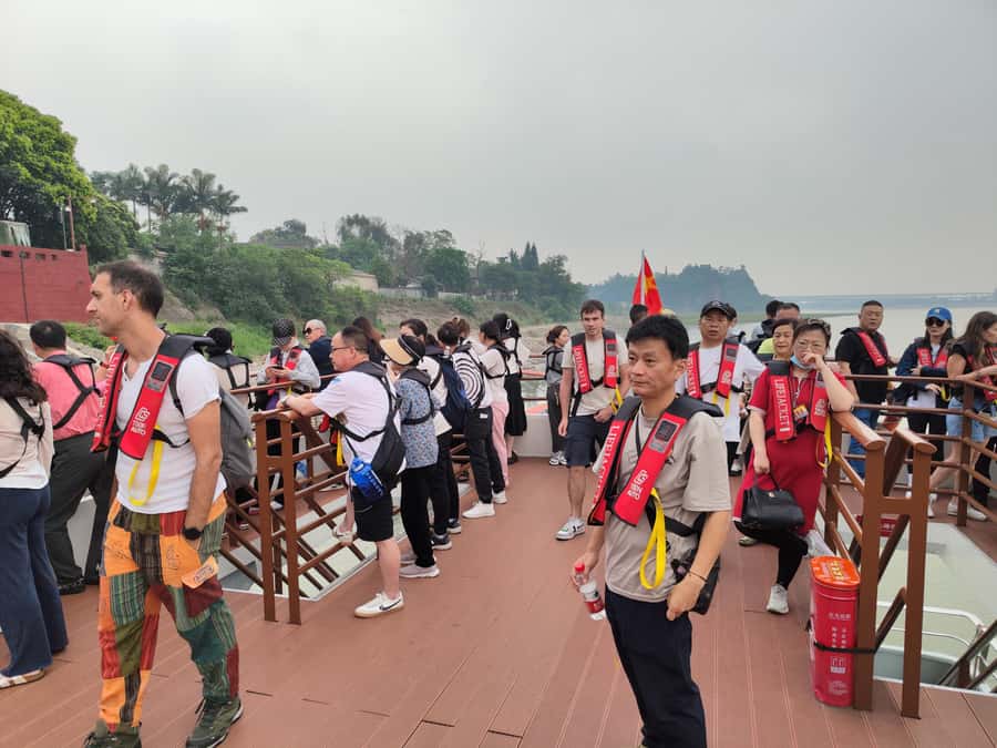 Leshan Grand Buddha Scenic Area and Panda Park Day Tour - Who Should Book This Tour (and Who Might Want a Different Plan)