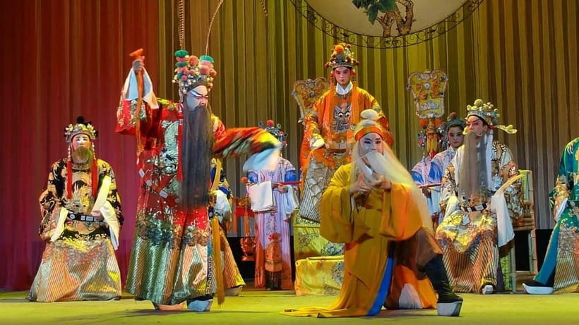 Liyuan Theatre Beijing Opera Show Tickets - Liyuan Theatre in Qianmen Jianguo Hotel: the setting that makes it feel real