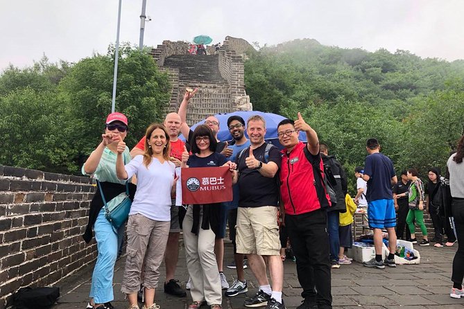 Mubus: Mutianyu Great Wall Bus Tour with Summer Palace Options - Lunch with a view: village buffet, take-away boxes, and mixed reviews