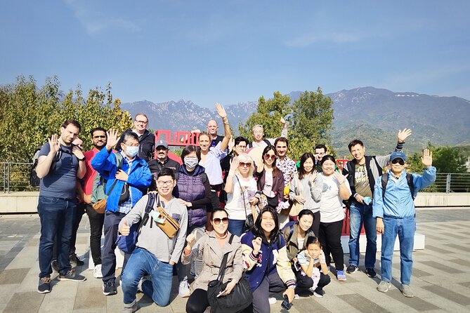 MuBus: Mutianyu Great Wall ENG/ESP/RUS Guided Bus Tour - Your big fork in the road: cable car, toboggan, or hiking (5K)