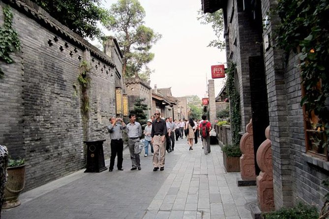 Private Chengdu Day Tour: Giant Pandas and Jinsha Site Museum - Timing, Walking, and What to Bring for a Smooth Day