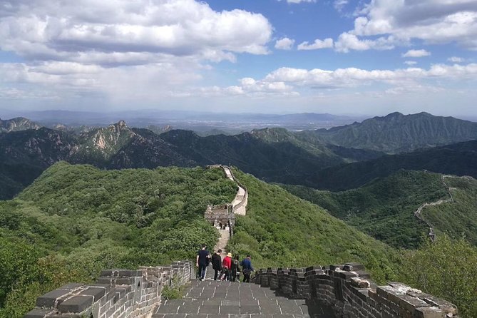 Private Half-Day Mutianyu Great Wall Tour including Round Way Cable Car or Toboggan - Avoiding crowds with morning choices and smarter lift timing
