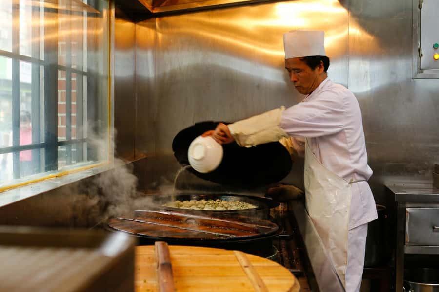 Shanghai: 3-Hour Local Food Tasting Tour - The walk that turns into a history lesson: Yunnan Road and architecture changes