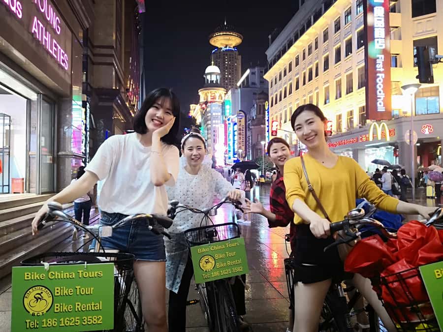 Shanghai: 4-Hour Nightlife Adventure & Tasting Bike Tour - Pudong’s Skyline at Night: Towers, Projections, and the Best Moving-Photo Angles