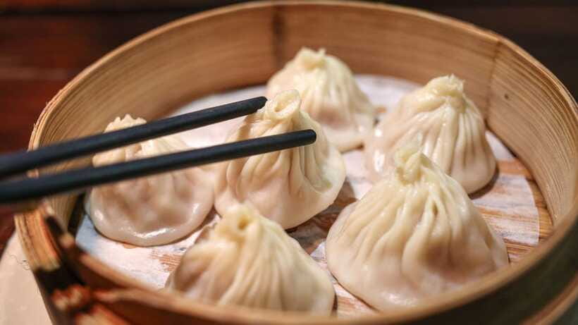 Shanghai: Evening Walking Food Tour - Vegetarian-Friendly, but Substitutions Aren’t Guaranteed