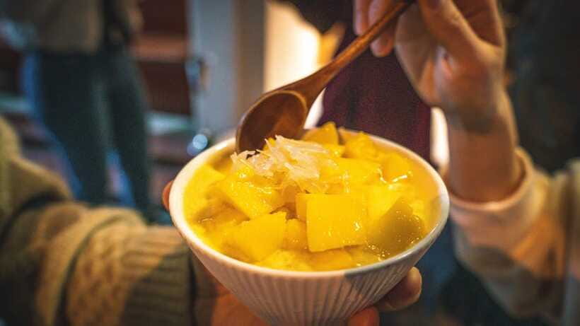Shanghai: Evening Walking Food Tour - The Sweet Secret: Mango on Chilled Sago Cream with Pomelo
