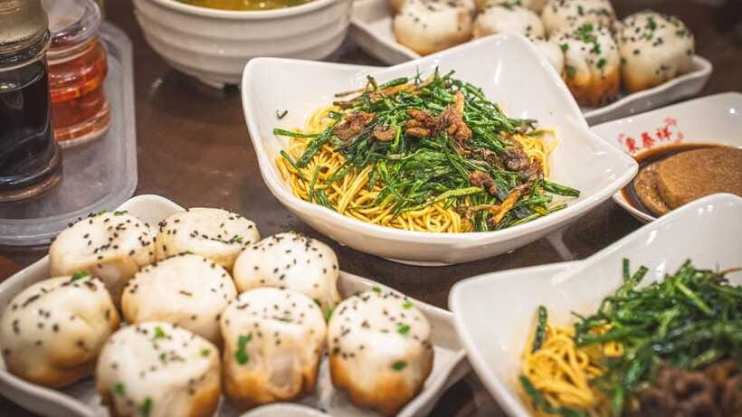 Shanghai: Evening Walking Food Tour - Price and Value: Is $69 Worth 3.5 Hours and 4 Food Stops?