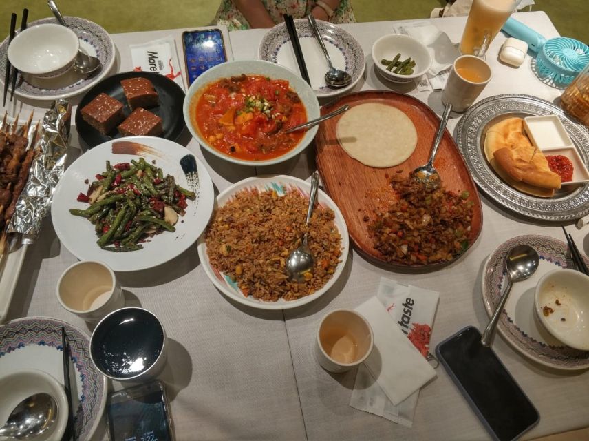 Shanghai: Night River Cruise Tour with Xinjiang Style Dining - Xinjiang-style halal dinner in Pudong: what you’re eating and why it works