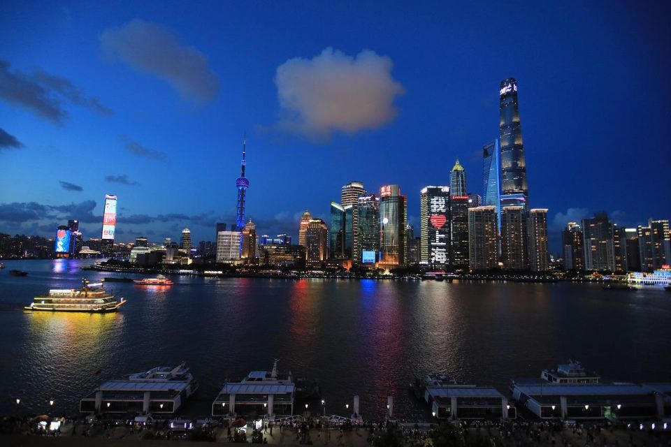 Shanghai: Private and Personalized Guided Tour - Shanghai Old Street and the Tea House Break