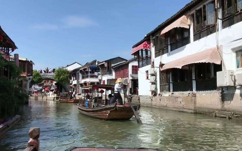 Shanghai: Private Shanghai & Zhujiajiao Tour with Lunch - Tickets and Inclusions: Why the $255 Price Can Feel Fair