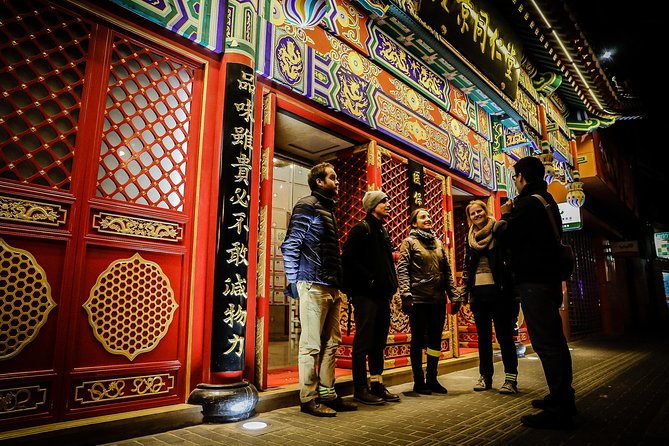 Shanghai Small-Group Night Tour by Bike - Former French Concession: a short snack stop that breaks the ride