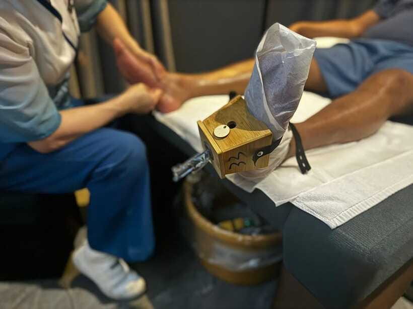 Shanghai:Authentic Chinese Body/Foot Massage, Hair& Head SPA - Foot massage with pressure points: for people who walk a lot