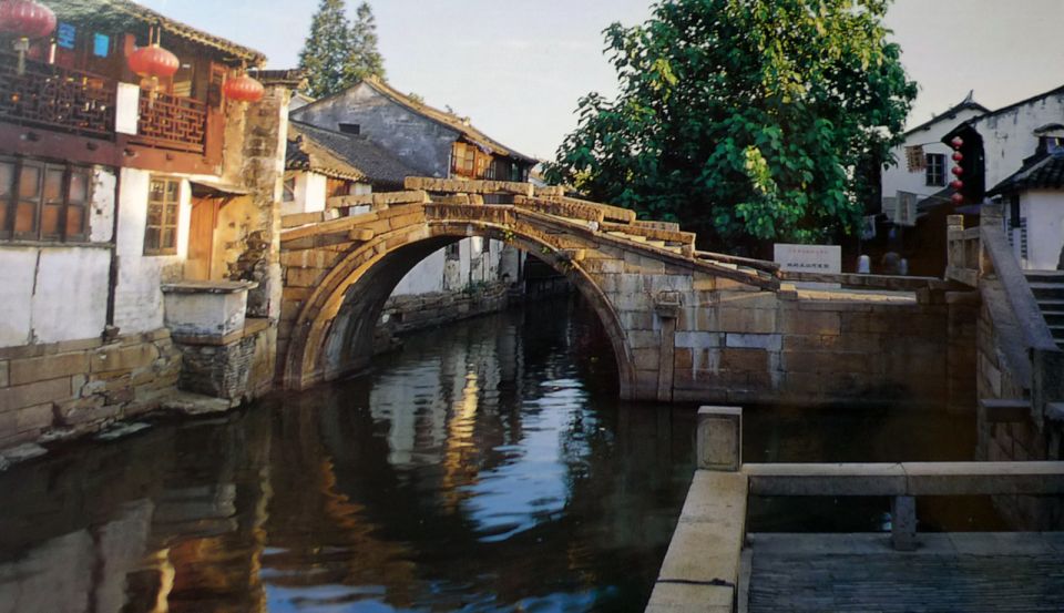 Su Zhou and Zhou Zhuang Water Village Day Tour - Lunch in Suzhou: what “local Chinese lunch” means on a time-based tour