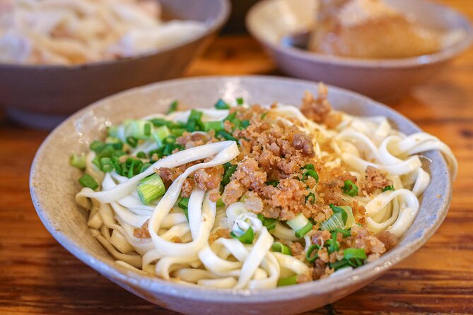 Tuktuk Food Tour Through Chengdu's Local Eats - Drinks and the Retro Bar Finale: Plum Wine, Mahjong, and a 10-Minute Subway Walk