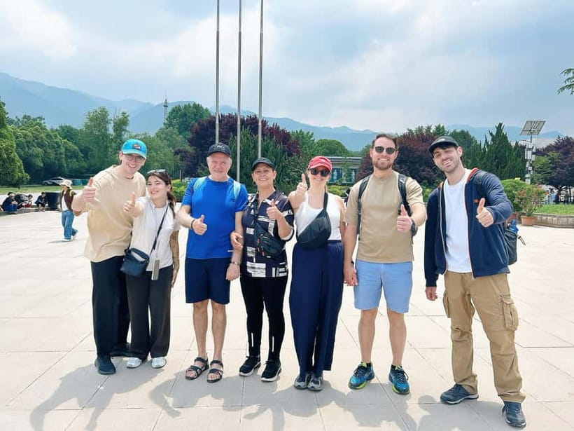 Xi'an: Exclusive Terracotta Army Tour & Local Family Lunch - Small-group and private options: choosing the right starting point